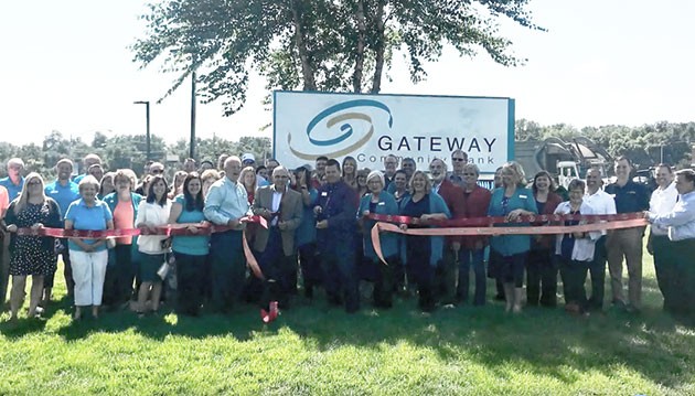 Gateway Community Bank Ribbon Cutting